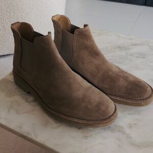 Vince Men’s Suede Chelsea Boots Size 39/9.5